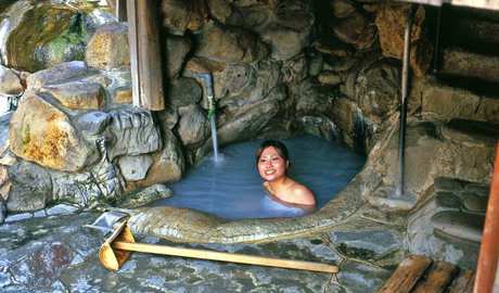 Tsuboyu hot spring bath 