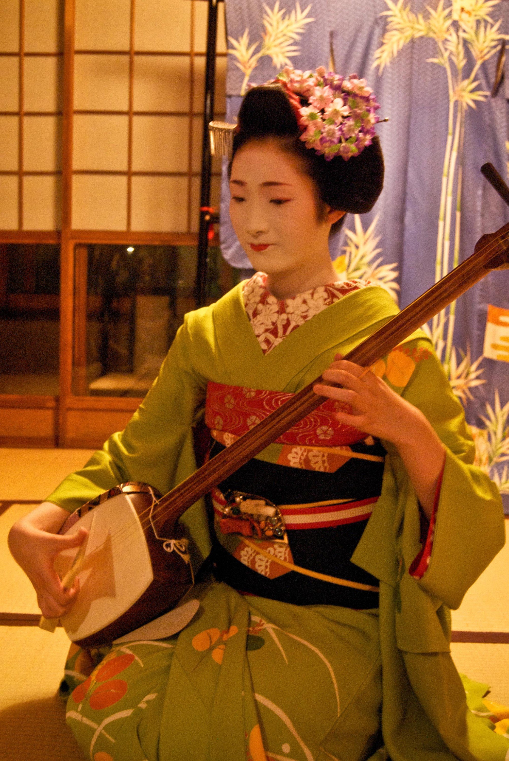 Real Geisha Real Women A Documentary Insidejapan Tours 