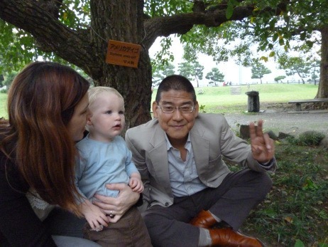 Max Mundy, offspring of PR & Marketing Manager Jim Mundy, makes friends in the park