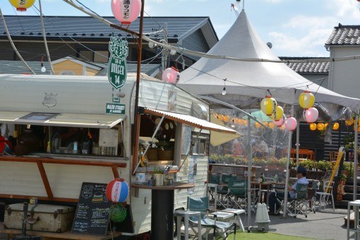A great outdoor collection of stall and vans providing refreshments and a social setting for tourists and locals alike