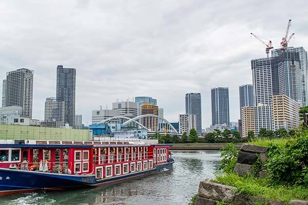 Sumida River bus to Hamarikyu gardens