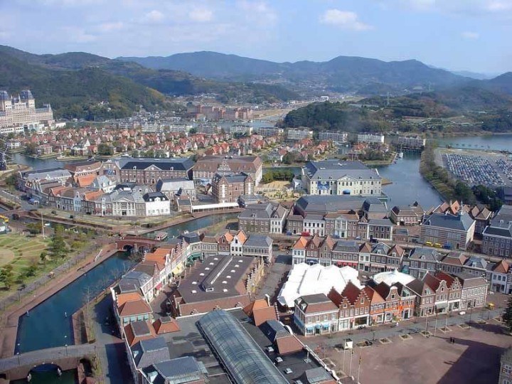 Aerial shot of the buildings of Huis Ten Bosch amusement park