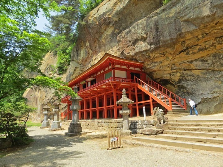 Takkoku no Iwaya temple, Hiraizumi