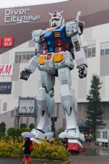 Life-sized Gundam Wing suit, Odaiba
