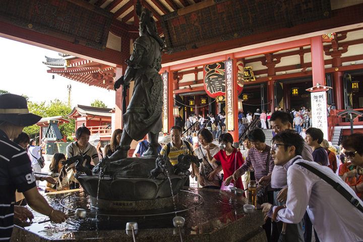 Crowds at Senso-ji Temple