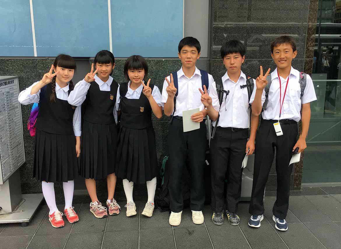 Schoolchildren are eager to practice their English