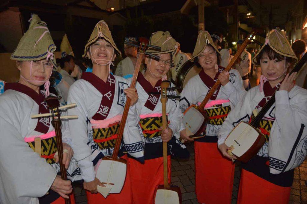 A shamisen troupe