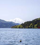 Full day private guide and driver service via Mount Fuji to Hakone 