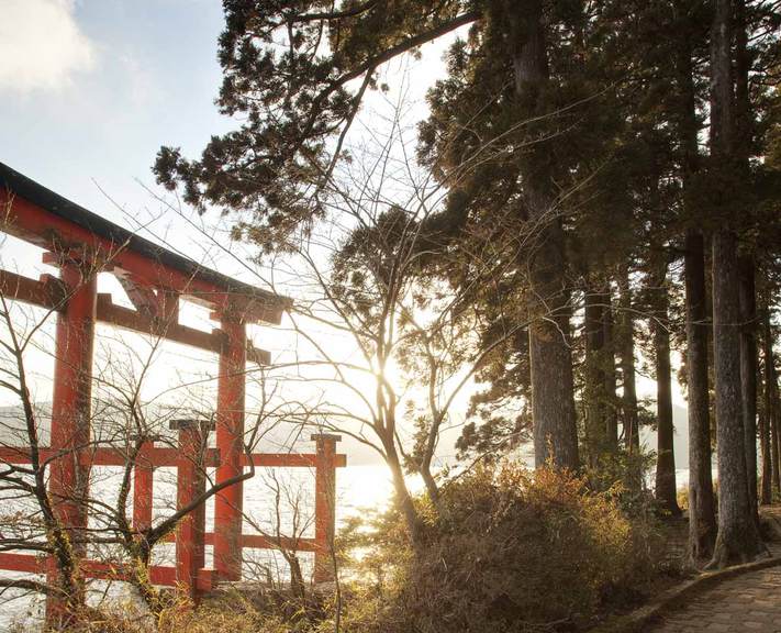 From ultra-modern Tokyo to the ancient capital of Kyoto via the hot springs of Hakone, this is a classic first-timer's trip to Japan.